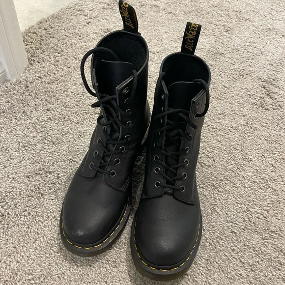 SOLD❗️Original Doc Martens boots - Picture 1 of 4